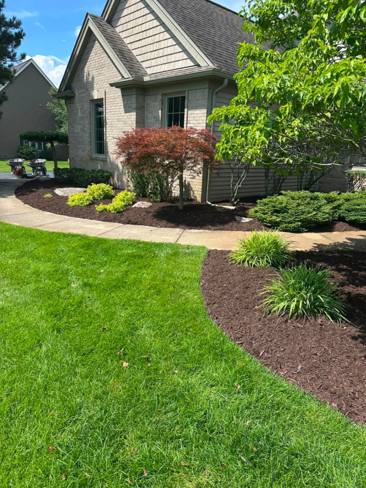 Fresh mulch beds & curb appeal